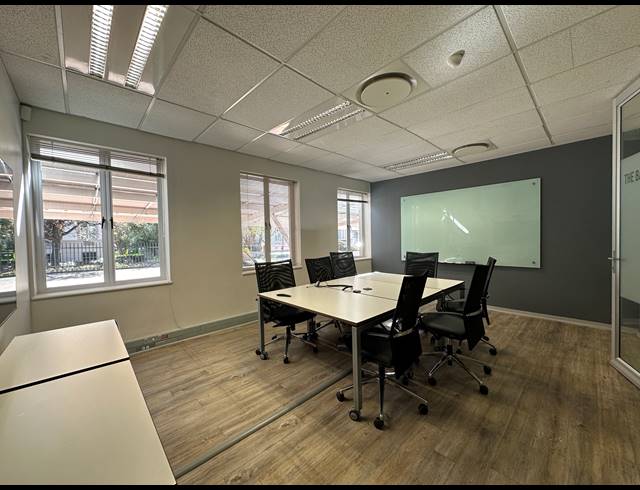 425M² OFFICE TO LET IN SANDTON CENTRAL